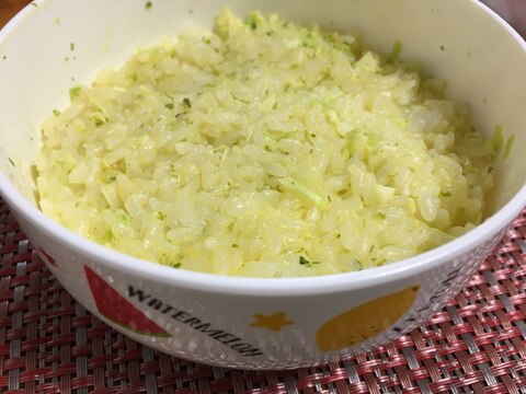 【幼児食】つかみ食べにも★レンジでキャベツ×卵ご飯